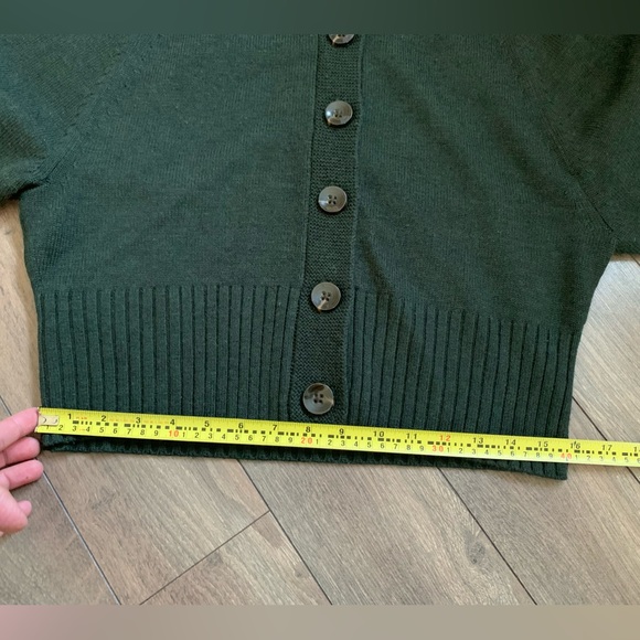 Like⭐️NEW⭐️Banana Republic 100% Merino Wool Sweater •Medium - Picture 11 of 15